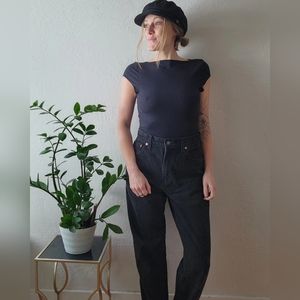 ✨️SOLD✨️Loose fit high rise Levi jeans